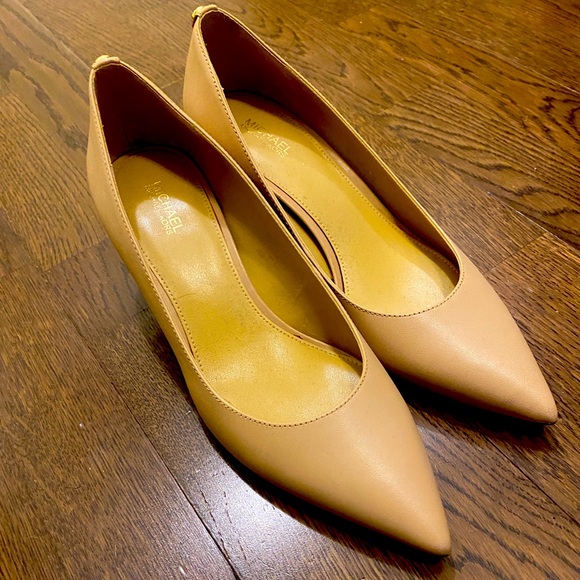 SHOE CLEAROUT ($25 Each or Bundle $90) - Picture 1 of 10